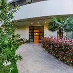 Hill Side Suite By Ps